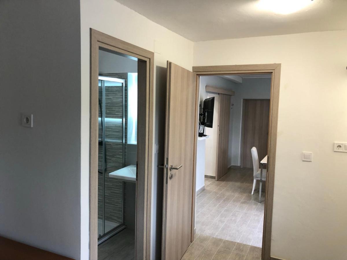Garden Apartment Palit Екстериор снимка